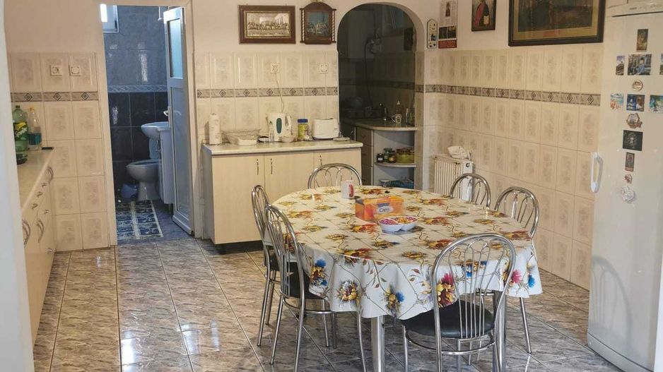 Apartament la parter zona semicentrala - Poză 5