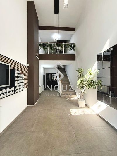 3 camere 92mp, Unirii 78 - Alba Iulia, recent renovat, prima inchiriere, centrala termica, vedere libera spre blvd - Poză 1