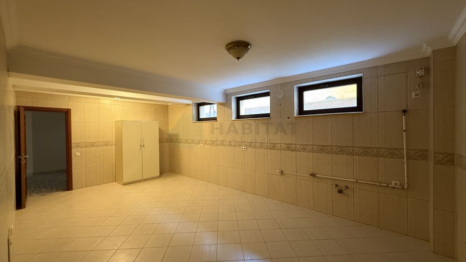Vila 9 camere cu piscina si teren de 1.000 mp - Poză 31