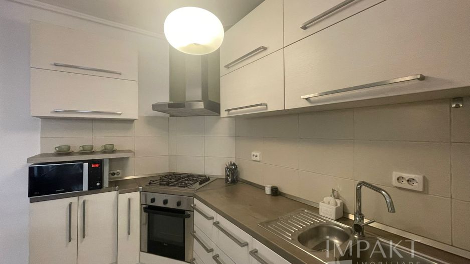 Apartament la casa cu 3 camere de inchiriat - Poză 6