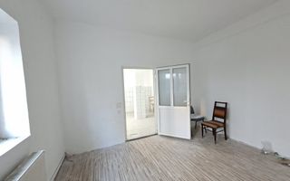 Casa 3 camere baie cu geam pivnita si teren 151 mp in zona Centrala - Poză 3