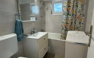 Apartament cu 2 camere, 50 mp, decomandat, Zona Semicentrala - Poză 5