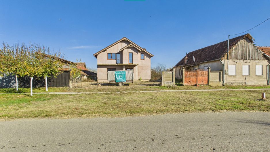 Proprietate impresionantă în Nădab - Poză 15