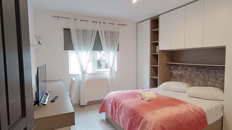 Apartament cu 3 camere decomandate,mobilat-Astra - Poză 10