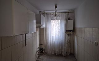 2 camere, zona M5, bloc 26, etaj 2, balcon – Preț bun, negociabil! - Poză 3