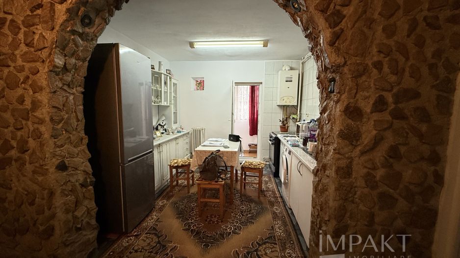 Apartament 2 Camere decomandate, etaj intermediar, zona Primaverii - Poză 4