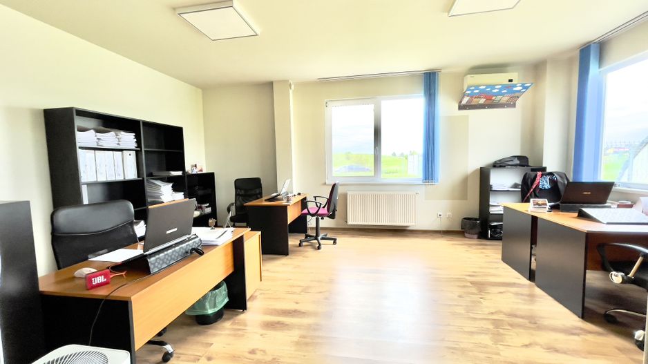 Cladire birouri cu parcari in incinta privata - Poză 8