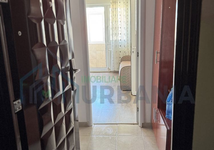 Inchiriez apartament 3 camere podu ros - Poză 1