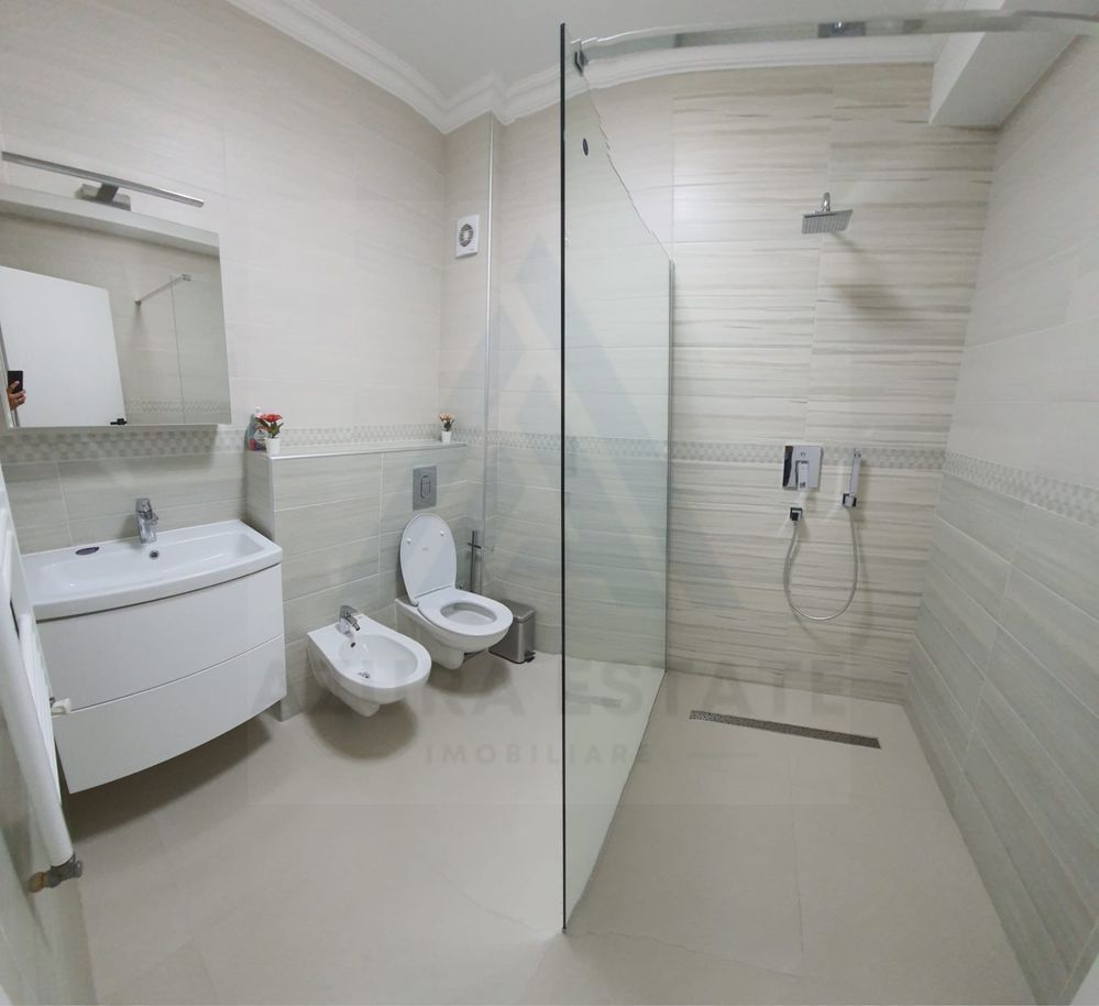 Apartament premium 90 mp utili terasa si parcare privata zona Lazaret - Poză 7