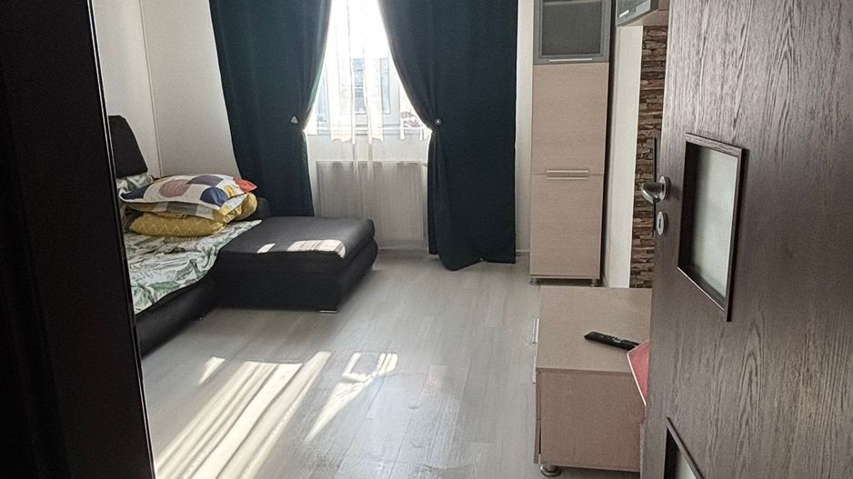 Garsoniera decomandata Prelungirea Ghencea Loc de parcare - Poză 11