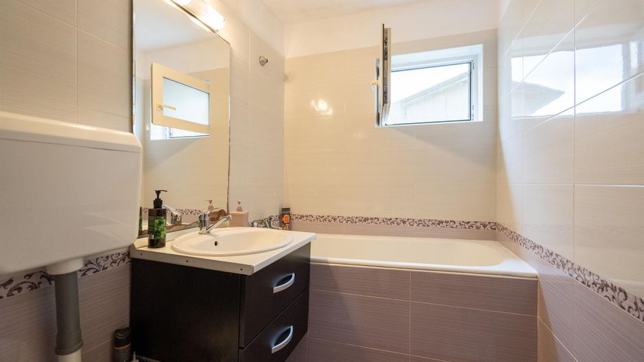 Apartament cu 3 camere renovat  Rogerius - Poză 6