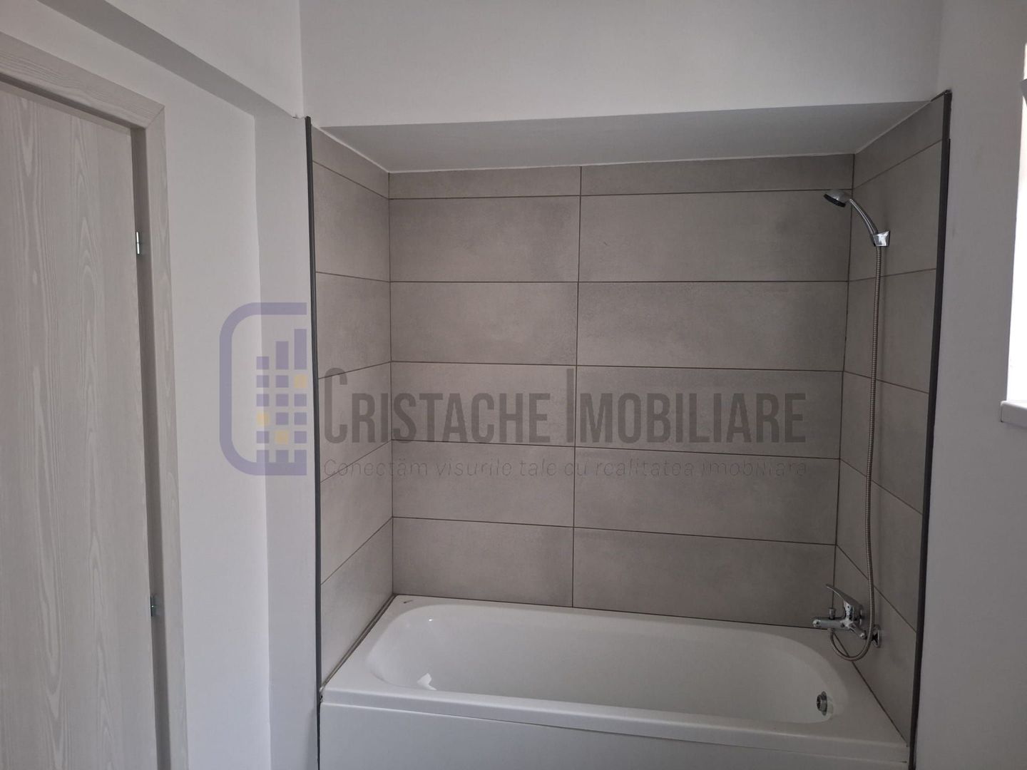 Bloc boutique | 3 camere | Centrala proprie | Metrou Dristor - Poză 4