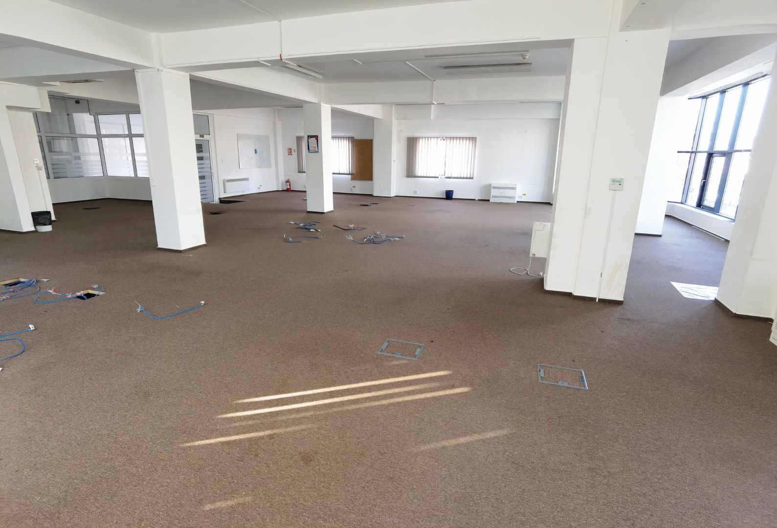 Spatii birouri/servicii - Poză 2