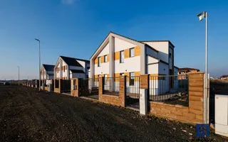 Duplex cu 4 camere si teren generos de 352 mp – Mosnita Noua - Poză 36