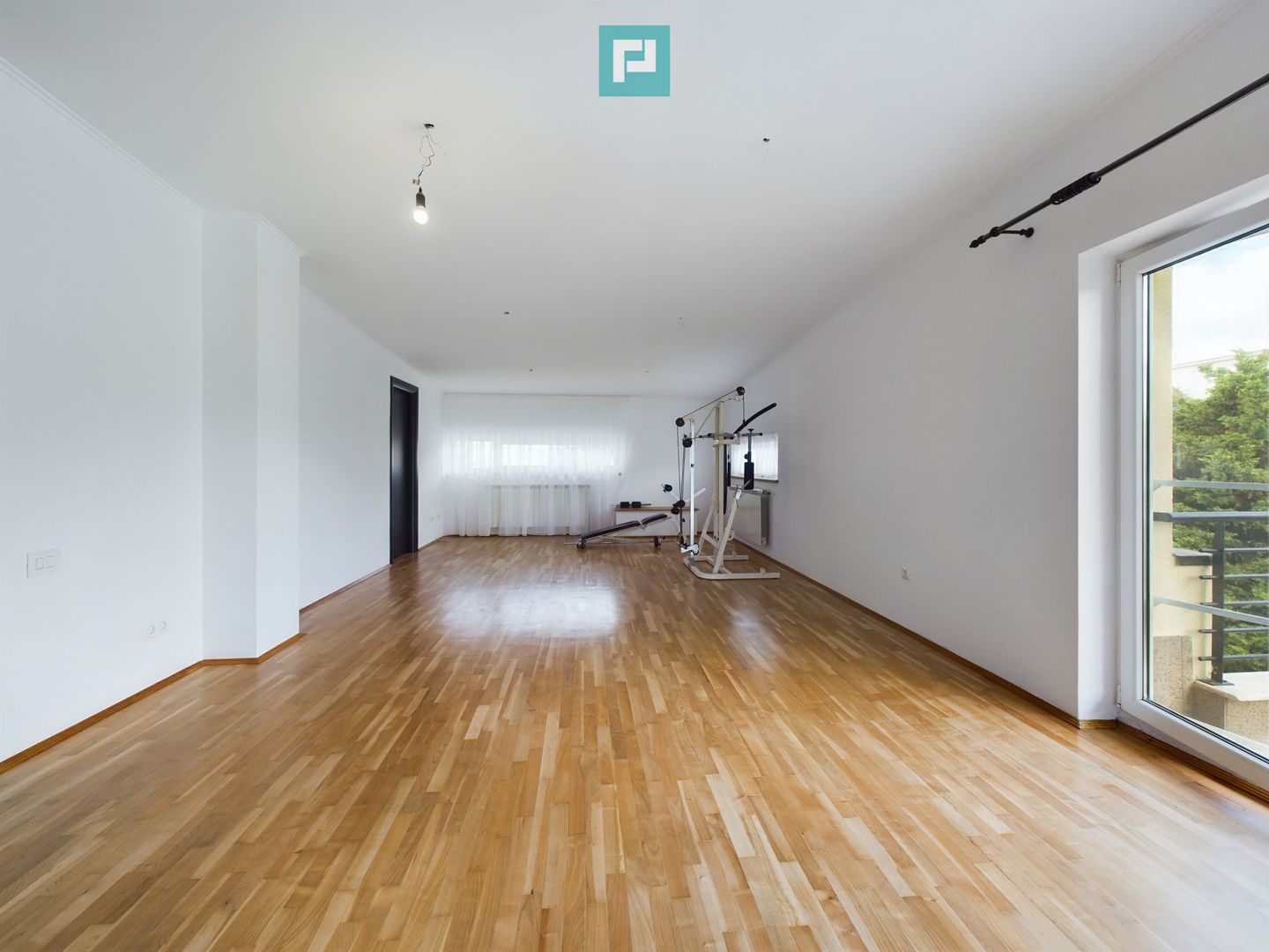 Vilă pe Șoseaua Nordului- Pretabilă pt. Locuit/Activitate Comercială - Poză 13