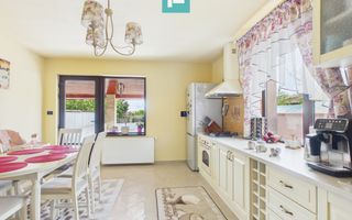 Vilă cu 7 camere de vânzare în zona Central - Poză 35