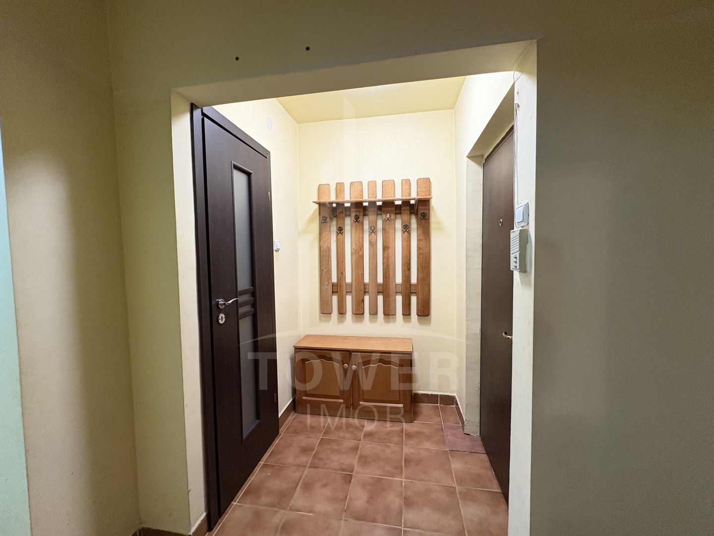 Apartament spațios cu 3 camere, 2 băi și multe avantaje - Poză 13