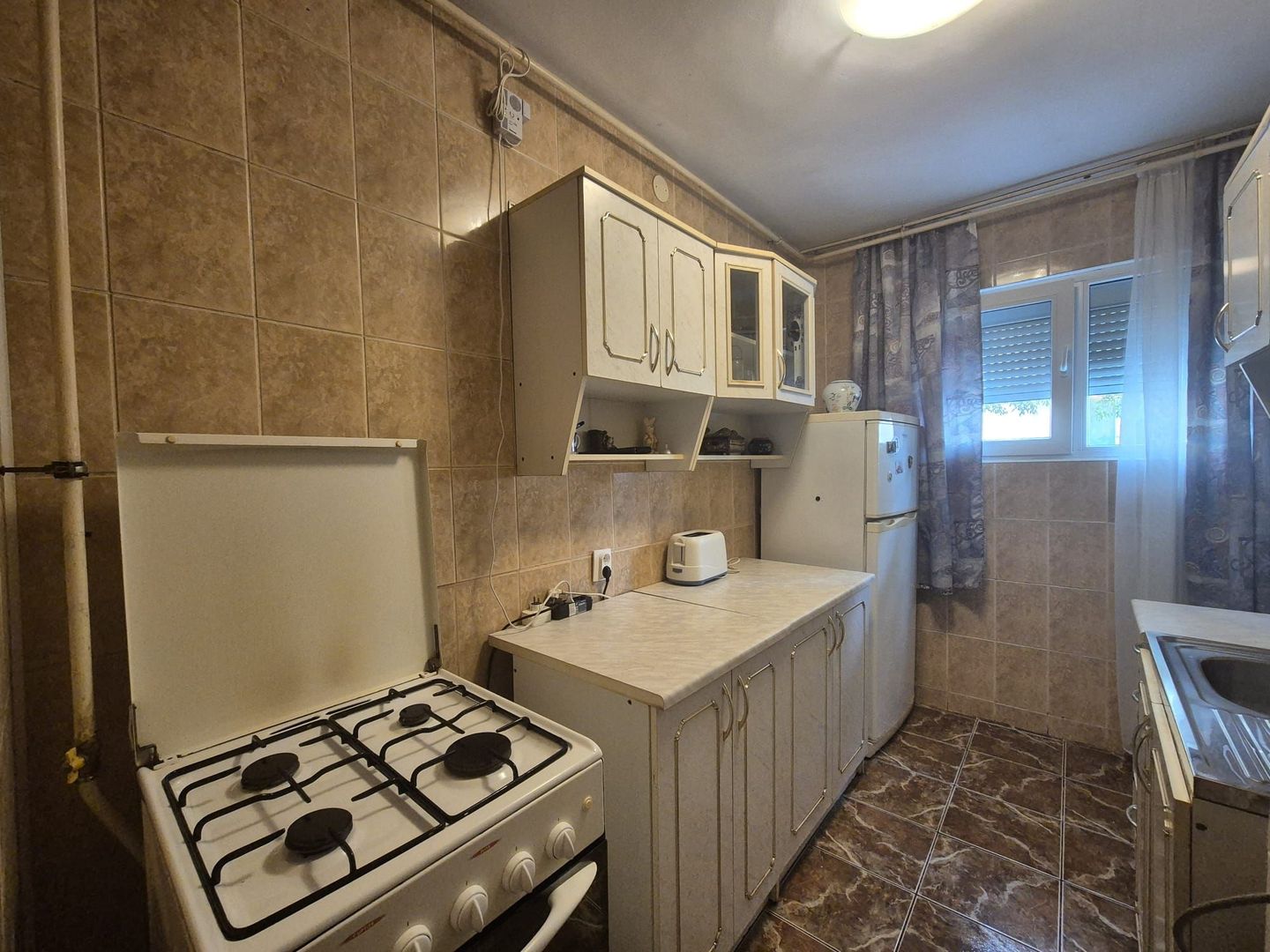 Exclusivitate - 2 camere, 5 minute de Piata Astra - Poză 15