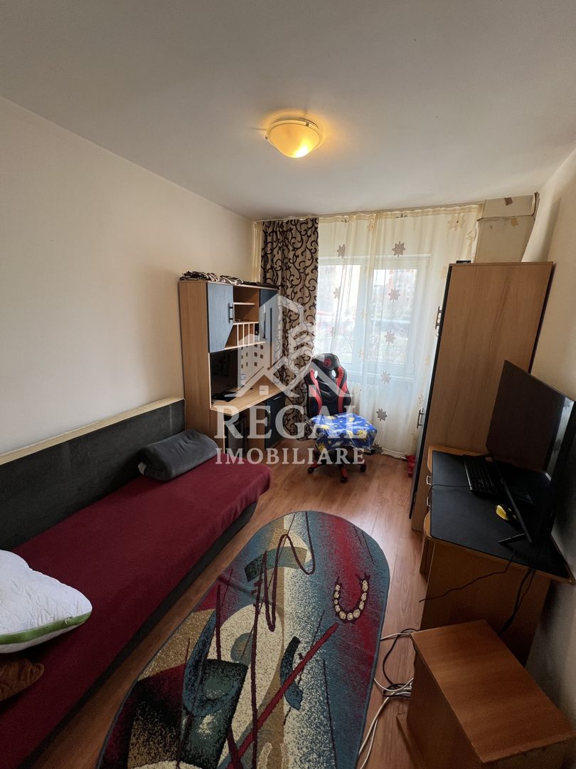 Apartament 3 camere decomandat – Micro 7 (vizavi Penny) - Poză 2