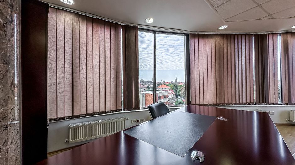 Închiriere spațiu de birouri premium în centru Arad - Poză 2