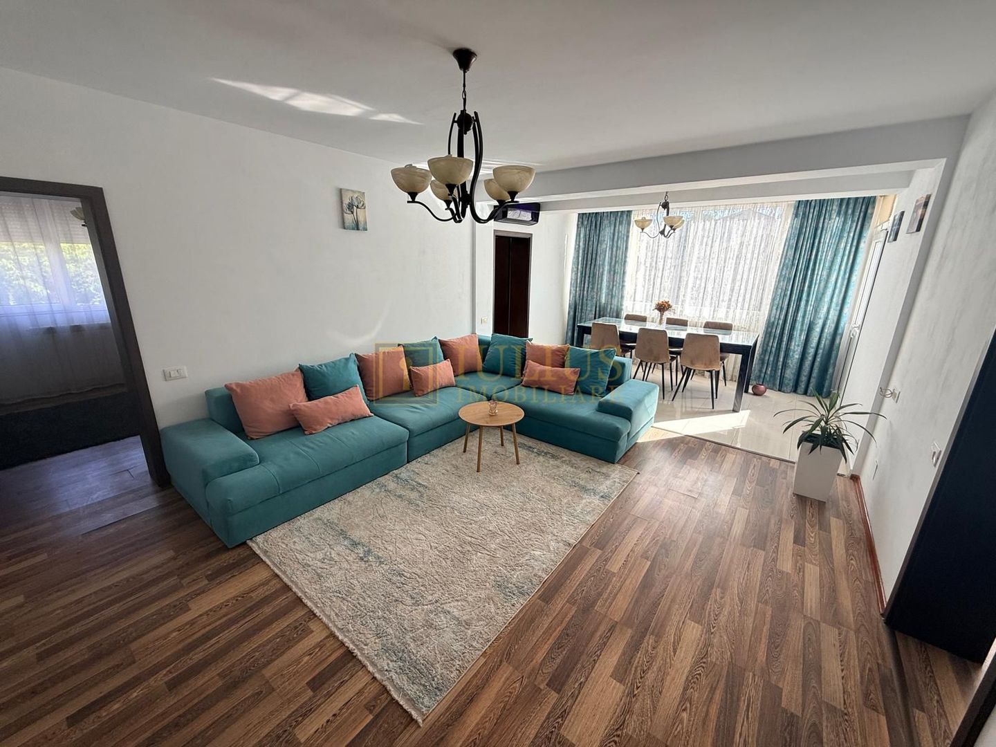 3 camere: 2 dormitorare| Lipovei-Restaurant Caprice| 2 locuri de parcare| 90 mp - Poză 1