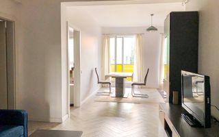 Zona Semicentrala - Modern, Etaj Intermediar, spatios - Poză 2