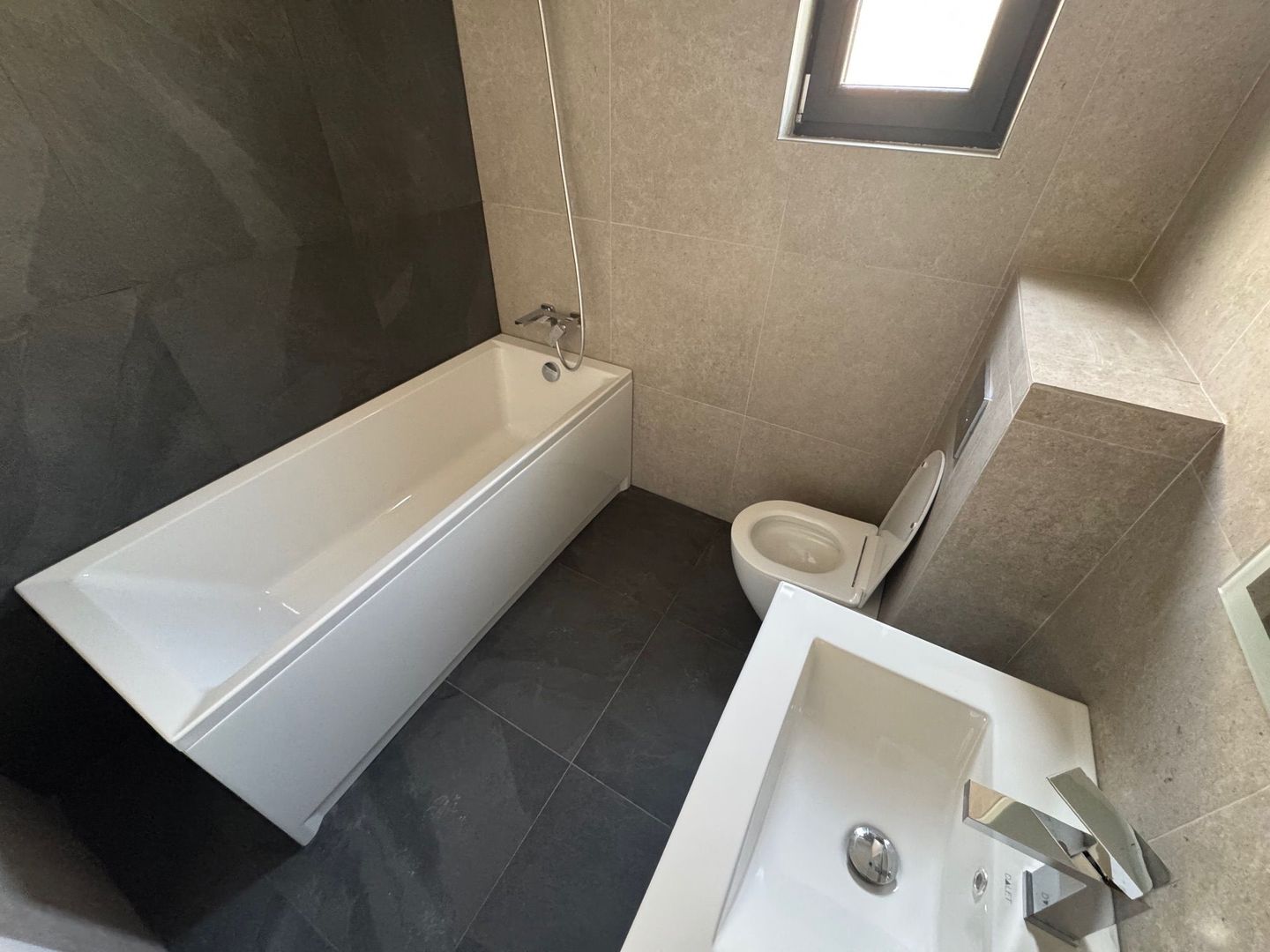 Case Mediteranene pe PARTER, 100m2 suprafata, curte 400m2, 0% comision - Poză 4