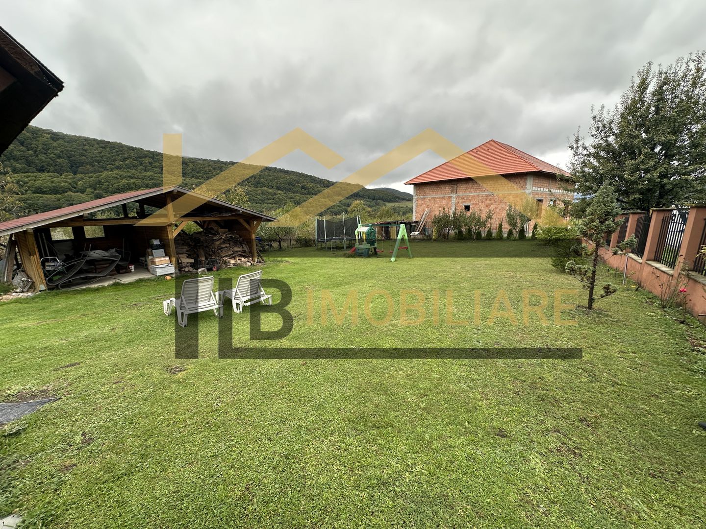 Vila cu 8 camere de vanzare, teren 1580mp, Zona Praid - Poză 4