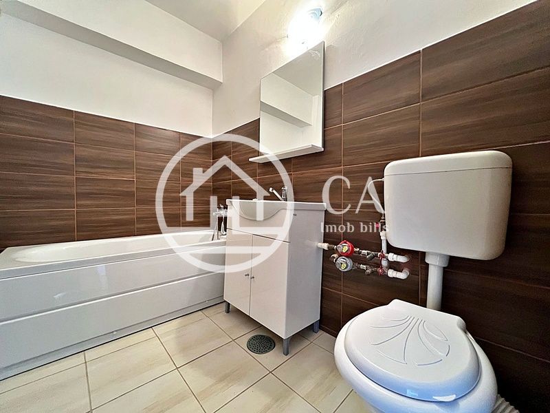 Apartament de vânzare cu 4 camere în zona centrală, Oradea - Poză 8