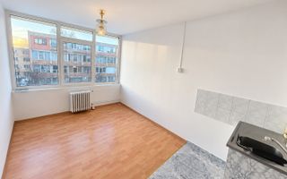 Garsoniera tip Cameră Tractorul, etaj intermediar - Poză 1