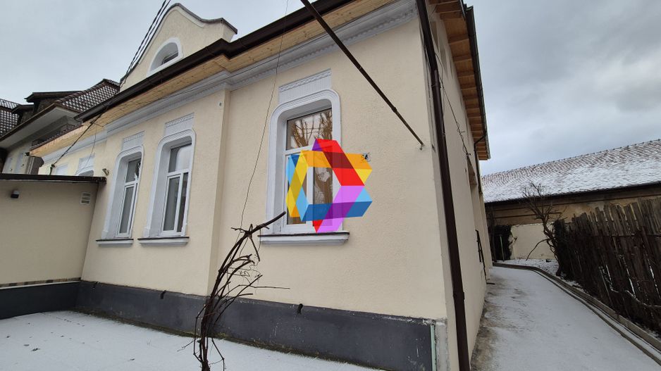 Casa de vânzare zona Centrală - 225 mp - Poză 2