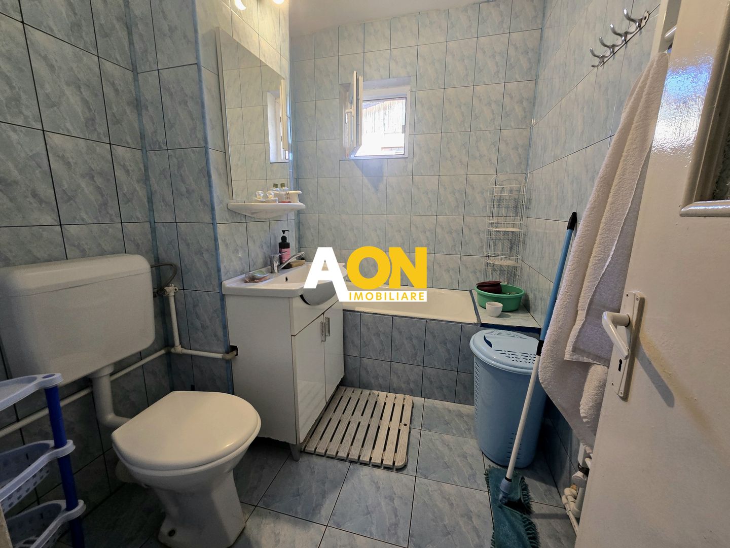 Apartament 3 Camere, 2 Bai, 2 Balcoane, Zona Cetate - Poză 6