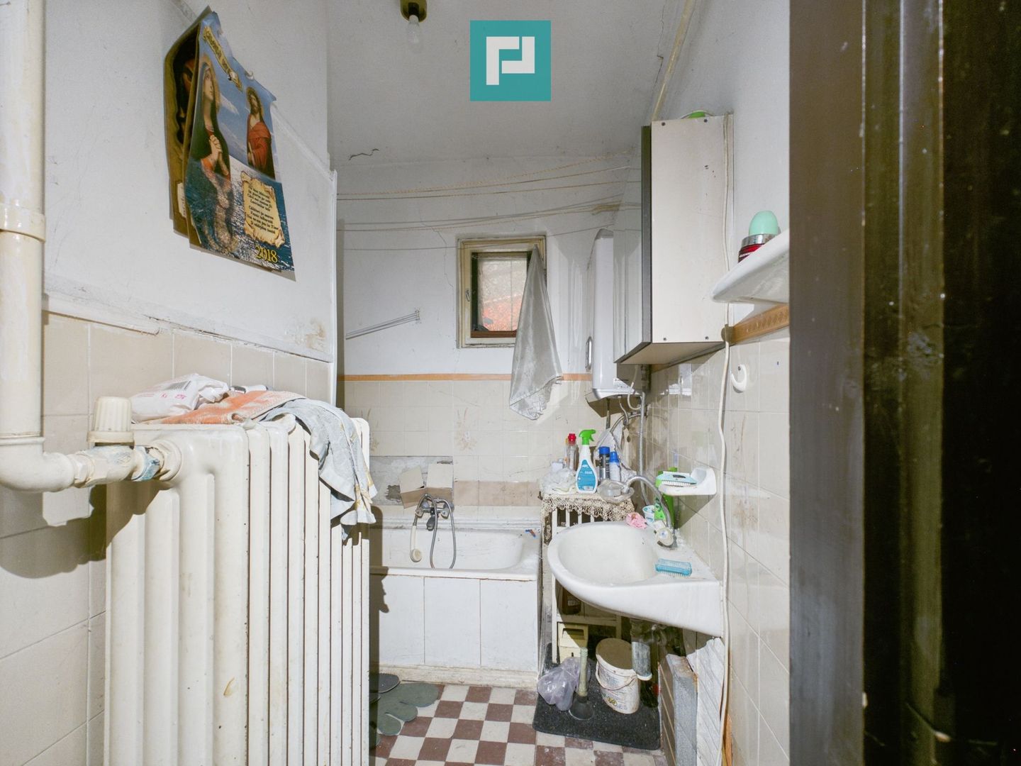Casă modestă cu 3 camere din văiugă în Bătania - Poză 15
