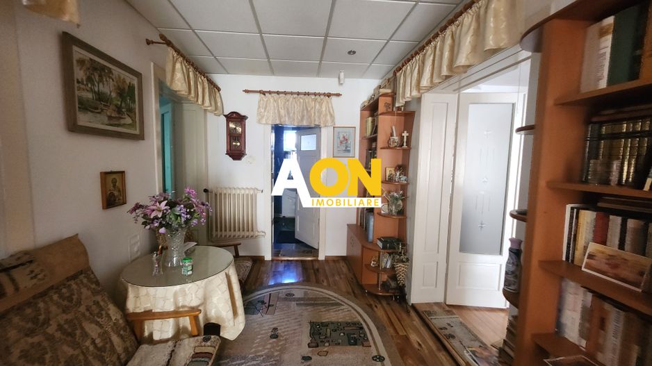 De vanzare casa 5 camere, 655mp teren, zona Cetate - Poză 8
