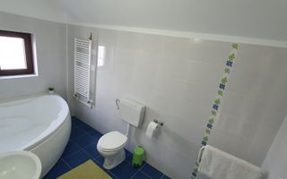 Casă individuală elegantă – Corunca, curte spațioasă - Poză 8