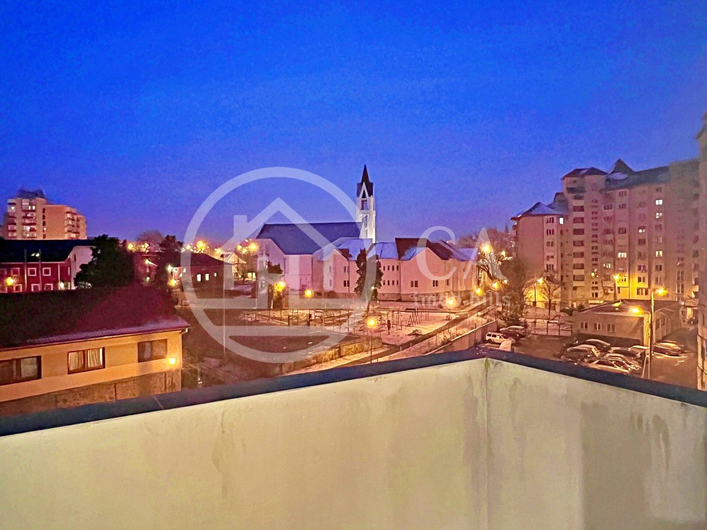 Apartament de vânzare cu 3 camere in zona Rogerius, Oradea - Poză 9