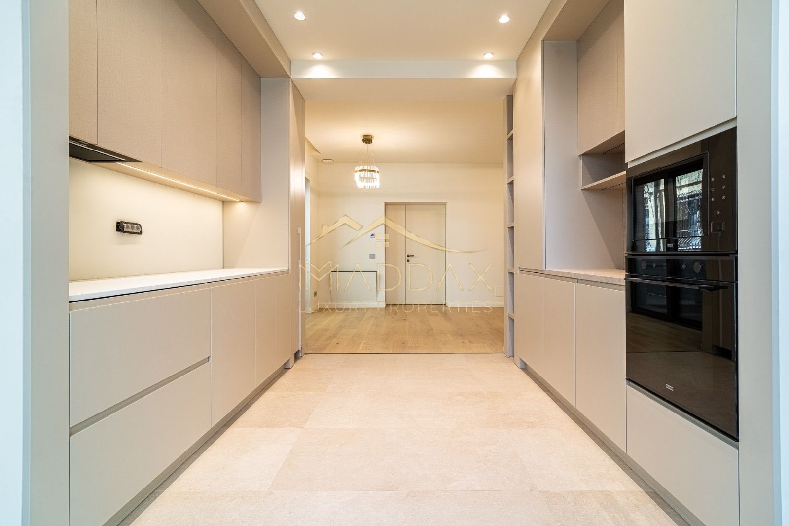 Vila Unica Noua cu 8 camere *300mp* /fotovoltaice si pompa cladura// Dorobanti - Poză 4