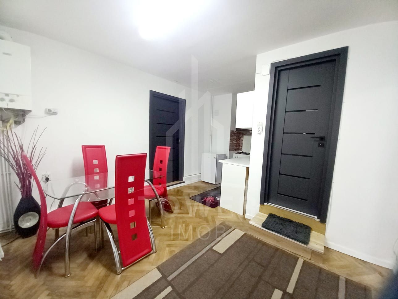 Apartament 2 camere de închiriat – Str. Piața Mare nr. 6, et. 1 – 550 €/lună - Poză 2