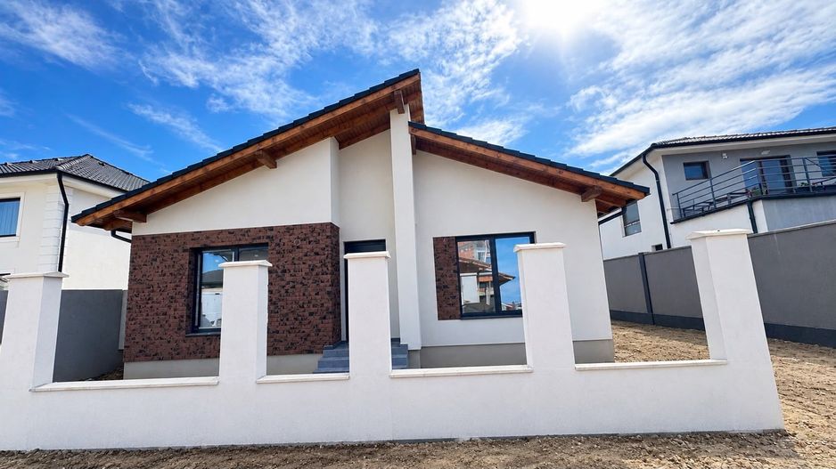 🏡 CASĂ DE VÂNZARE - Poză 1