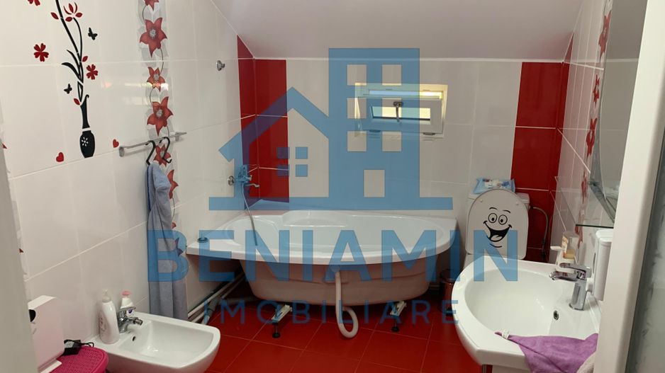 Casă spațioasă P+M de vânzare cartier Bordei - Poză 10