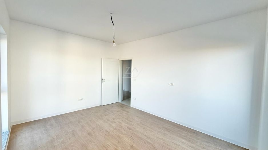 Bloc FINALIZAT la asfalt. Etaj 1. Decomandat. Disponibil imediat. - Poză 2