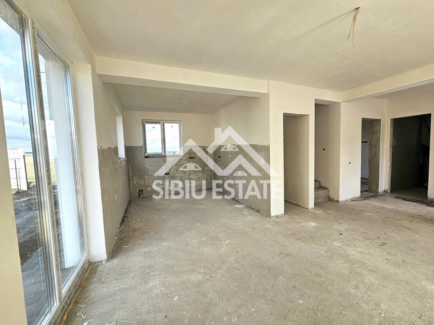 Casa 5 camere curte mare, casa noua - Poză 2