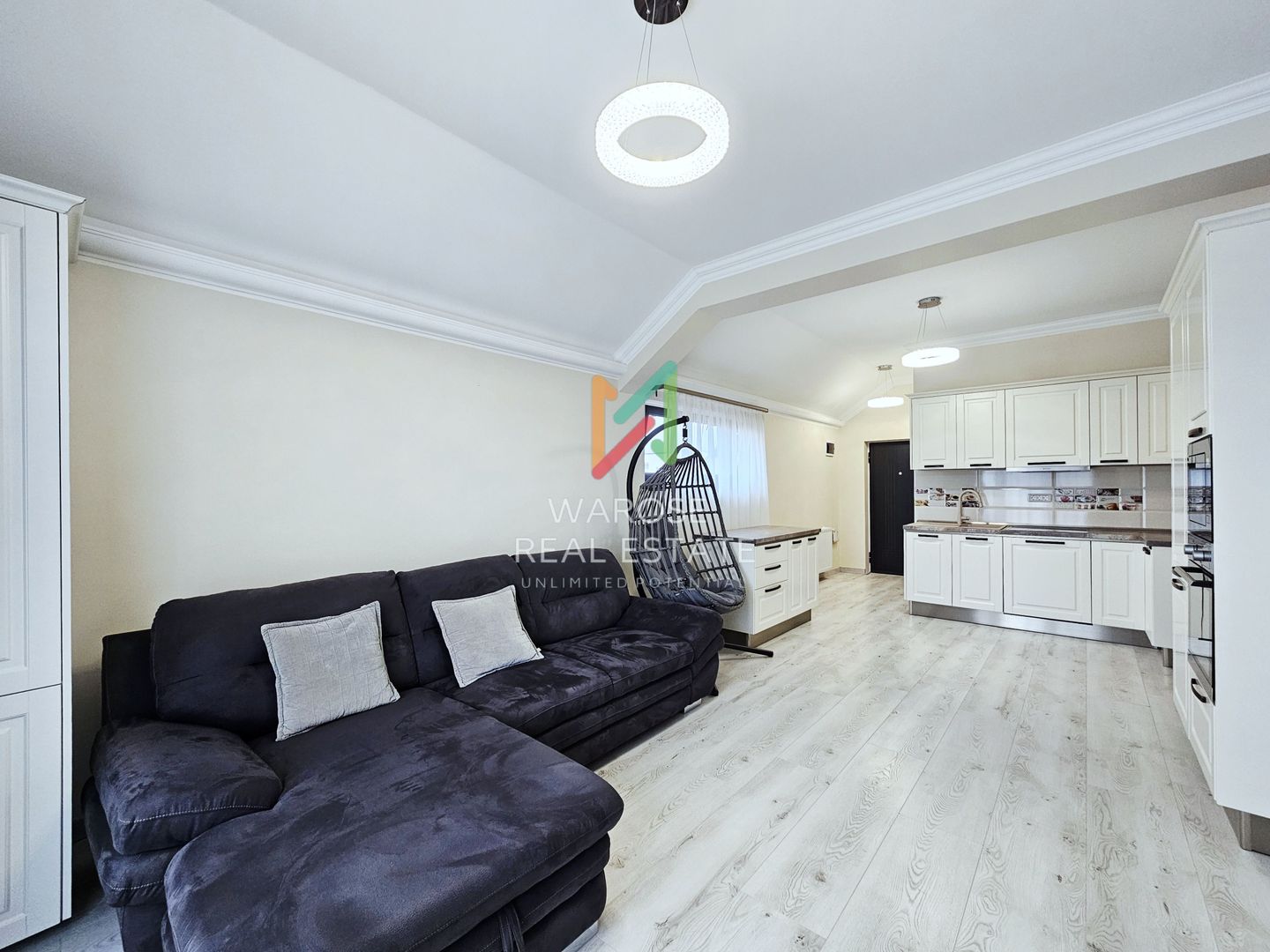 Apartament tip penthouse | Tractorul-Coresi | Terasă 97 mp - Poză 12