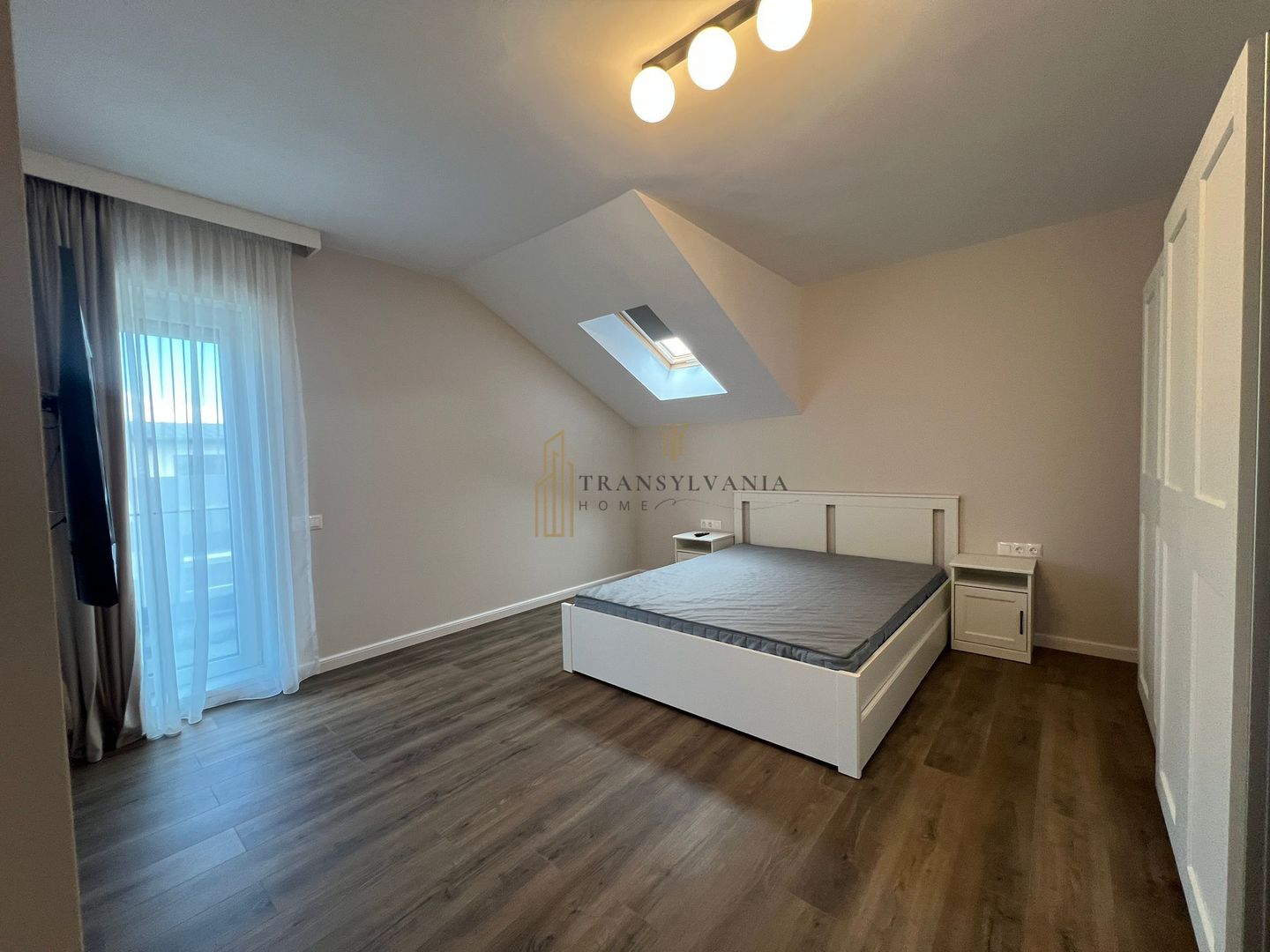 Apartament 3 camere, modern, suprafata generoasa - Poză 14
