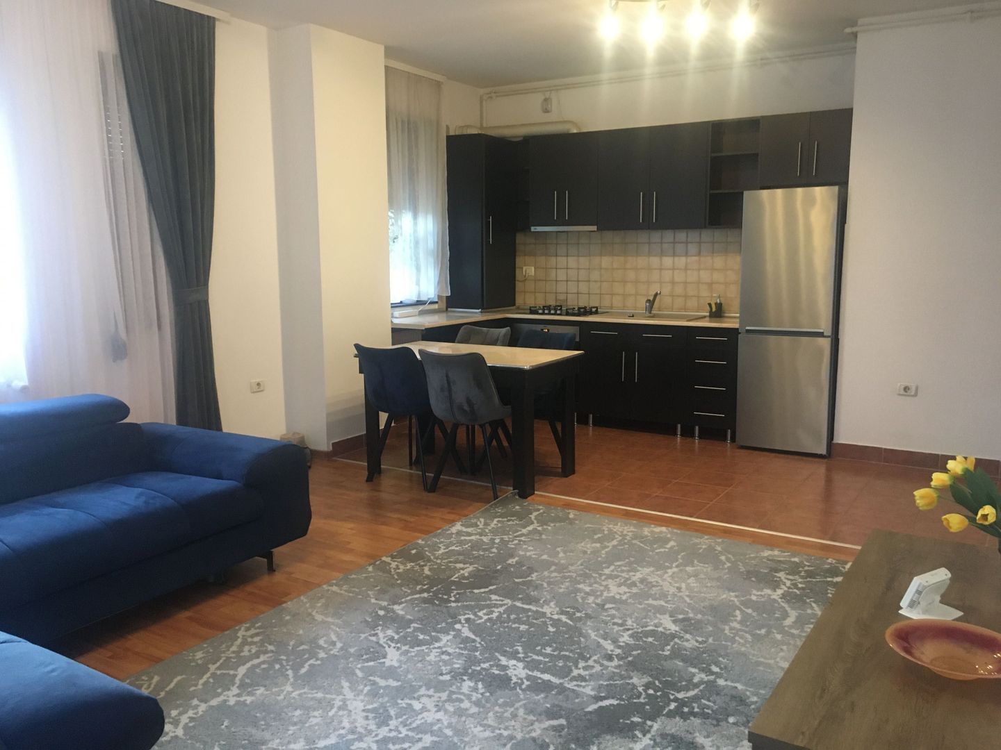 Soarelui | 3 camere | Decomandat | 2 băi | Balcon | Parcare - Poză 1