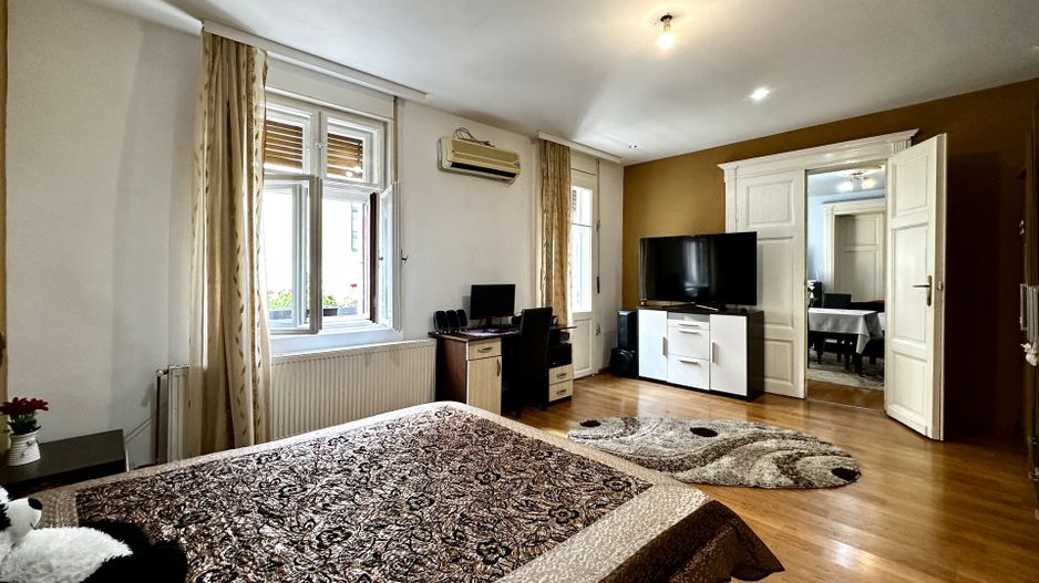 Apartament 4 camere,  cu vedere spre centrul vechi din Piața Unirii - Poză 6