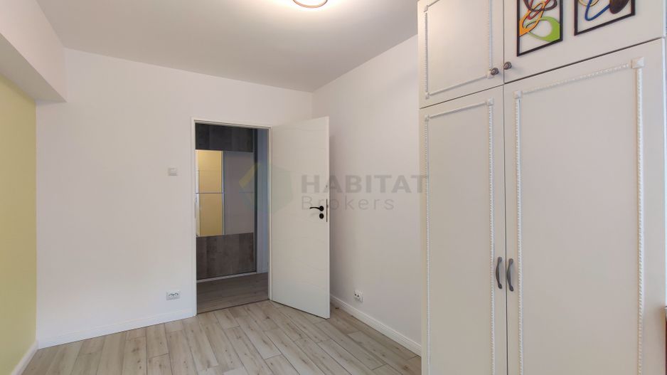 Prima inchirere,  strada Odobesti la intrarea in parc - Poză 8