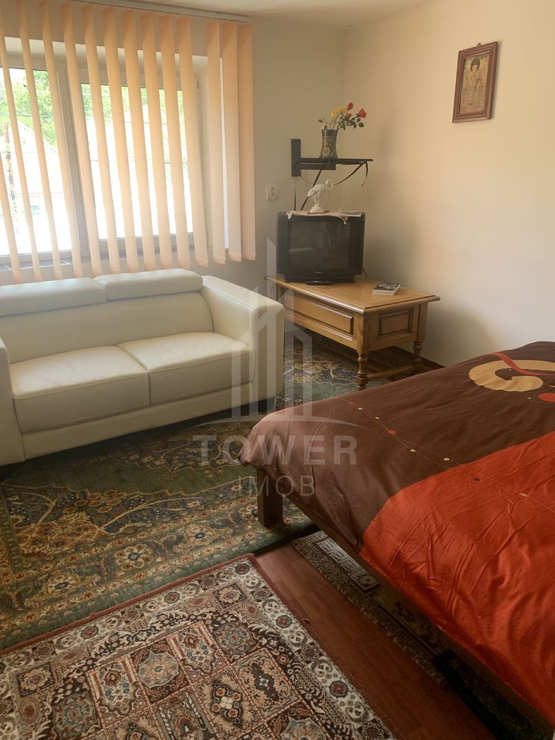 Casă în centrul Cisnădioarei cu 243mp de locuit și teren de 936mp - Poză 6