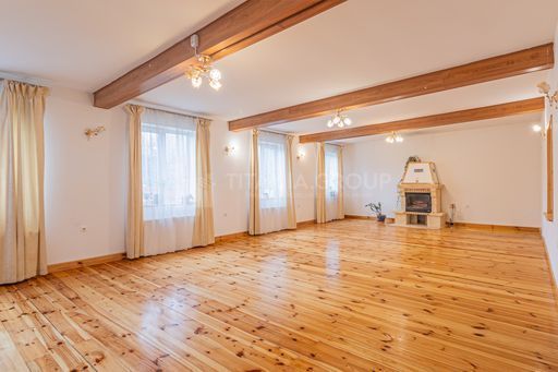 Vila in Poiana Brasov cu teren generos 1600mp, 2 corpuri, comision 0 - Poză 1