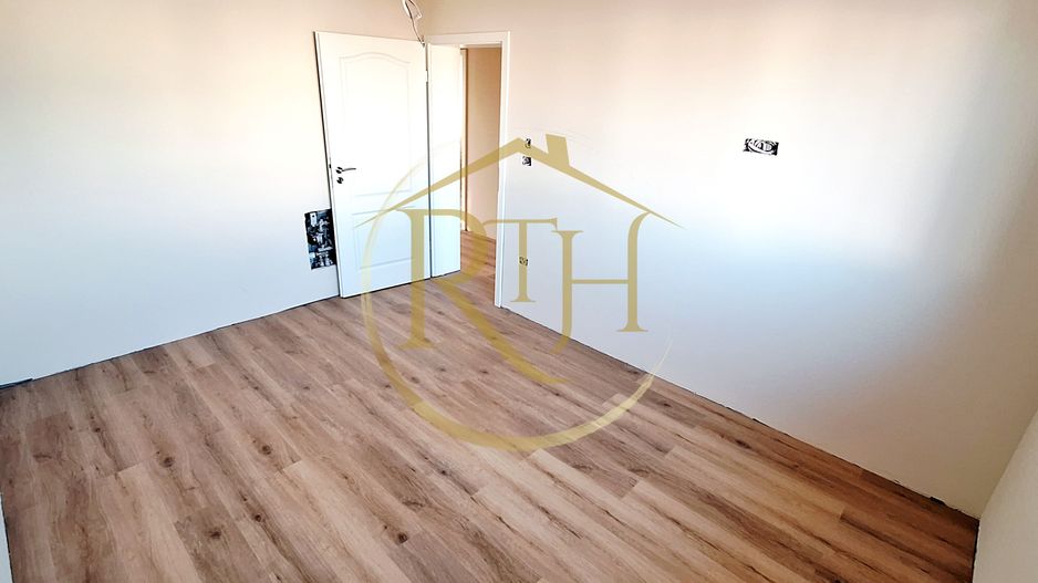 Oferim spre vanzare casa-duplex cu 4 camere si 3 bai situata in Giroc - Poză 15